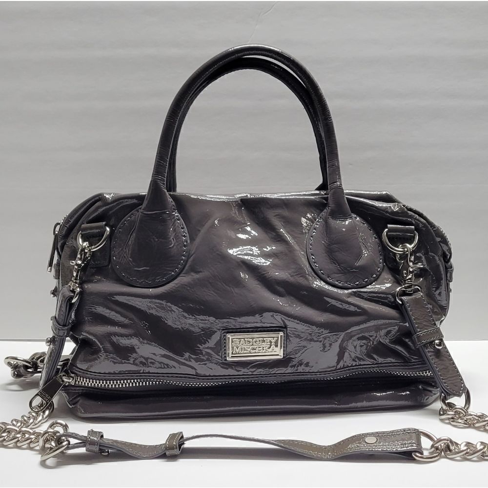 Badgley Mischka gray patent leather purse